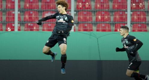 بريمن ينهي مغامرة ريجينسبورج ويكمل عقد المتأهلين للمربع الذهبي بكأس ألمانيا